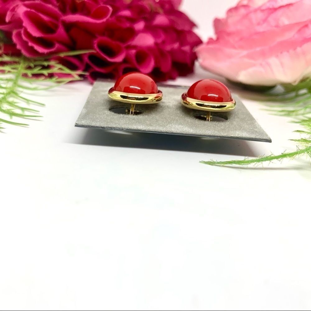 VINTAGE⚜️NWT TRIFARI Red Cabochon Clip Earrings - Picture 5 of 11